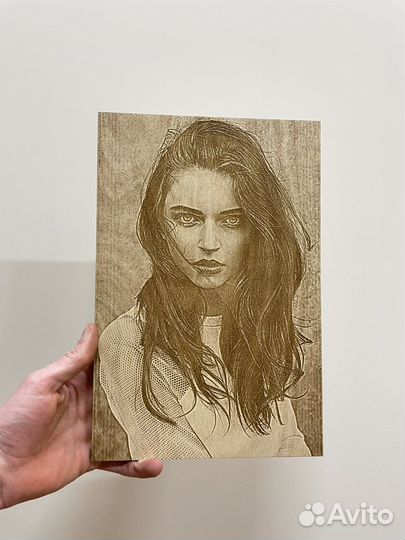 Портрет по фото на натуральном дереве