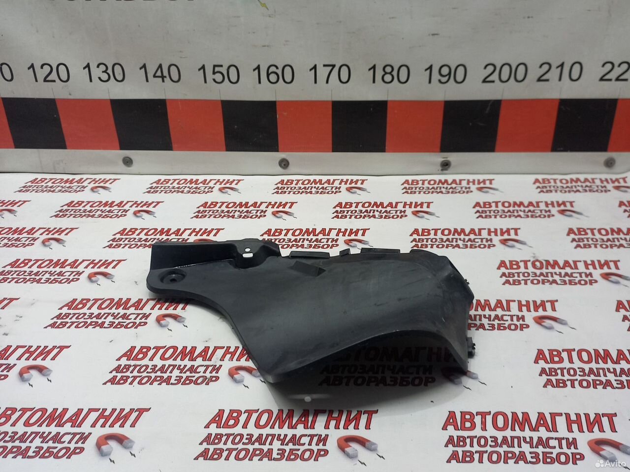 Пыльник заднего бампера левый Тойота Рав 4 50