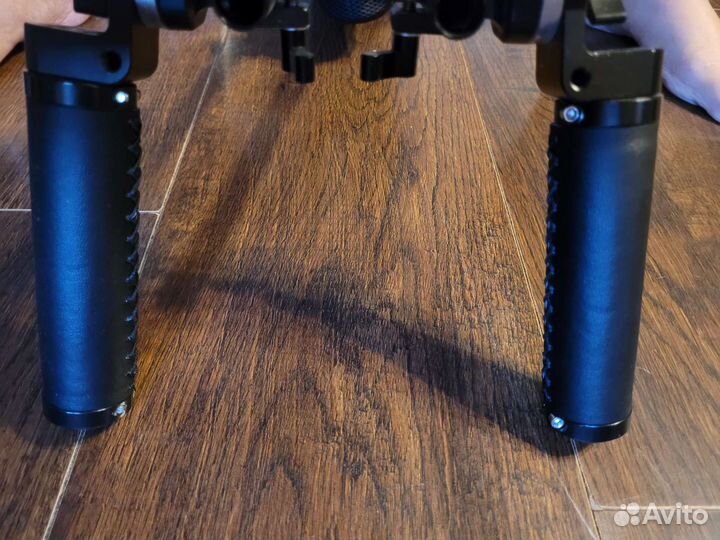 Плечевой упор для камеры