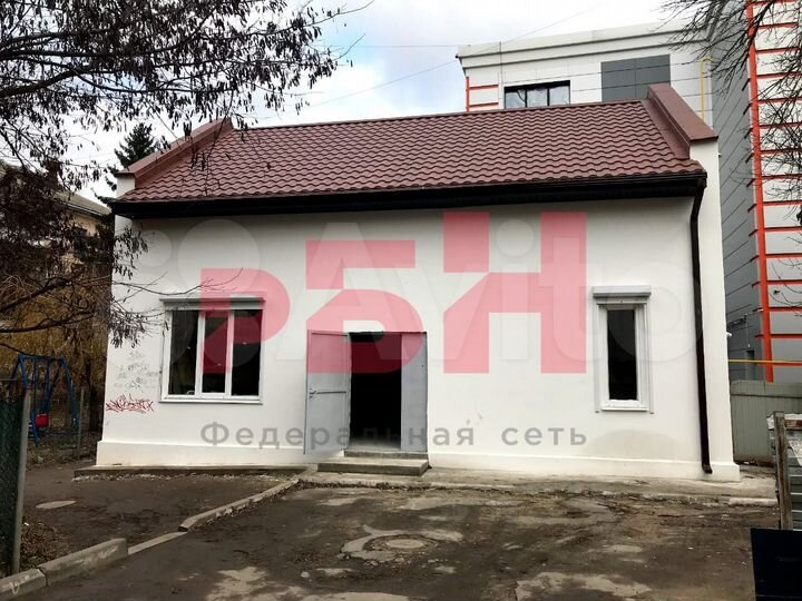 Здание в центре города с арендатором, 140 м²