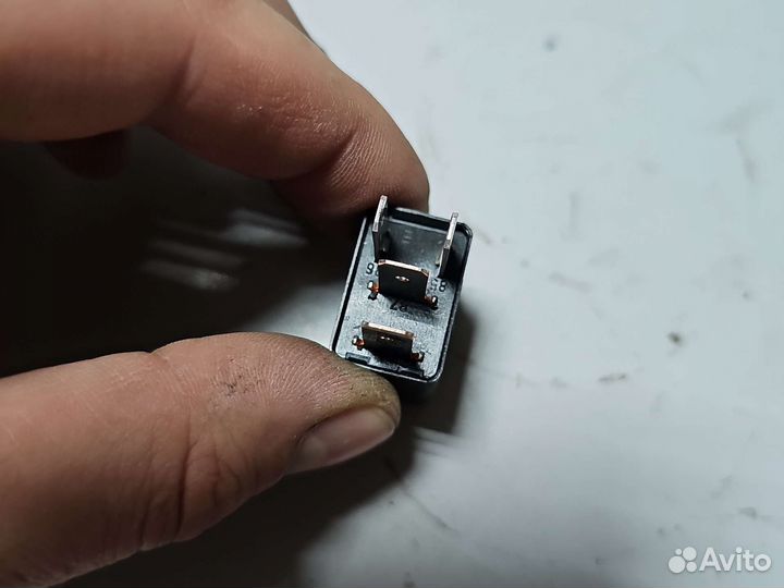 Реле 24435922 Opel Astra H 2004-2015