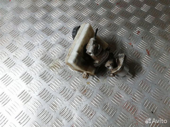 Главный тормозной цилиндр Peugeot 206 2B KFW 2007