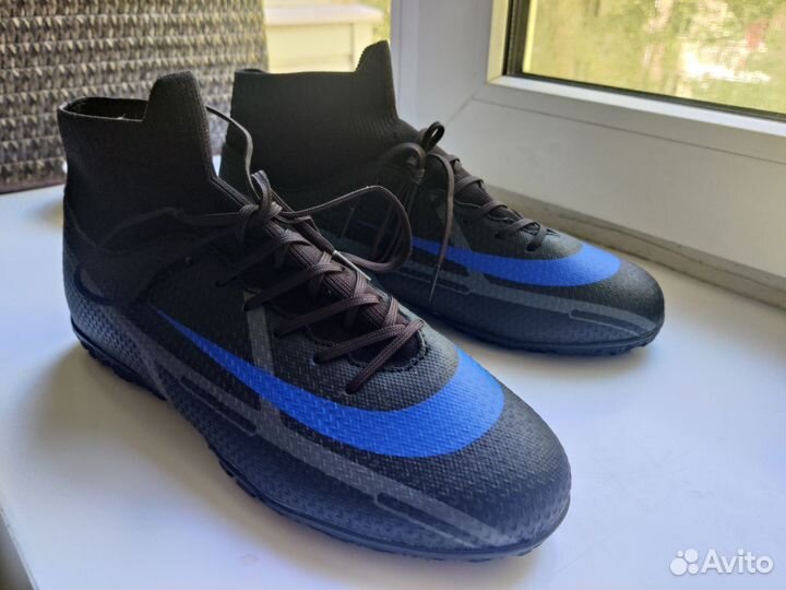 Футбольные бутсы