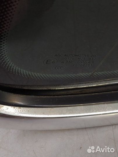 Форточка в крыло задняя правая Volkswagen Touareg