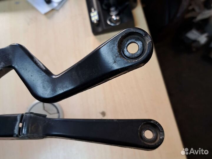 Поводок дворника skoda fabia 1