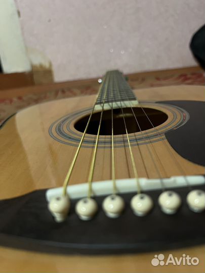 Акустическая гитара