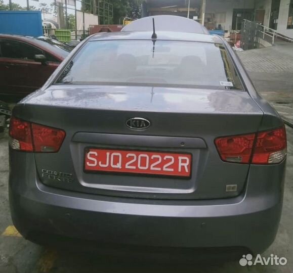 В разборе Kia Cerato TD 1.6л 2009г