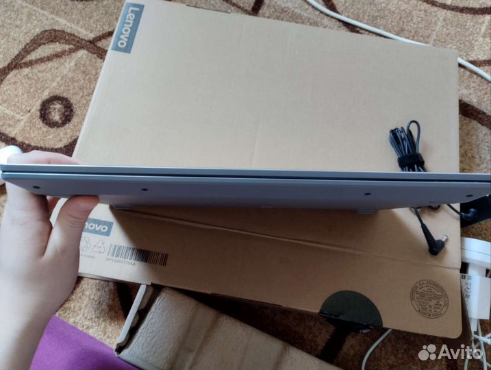 Продаю новый ноутбук 