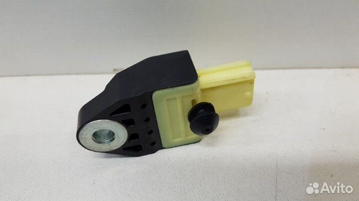 Датчик airbag передний Toyota Land Cruiser 200