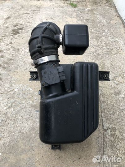 Корпус воздушного фильтра Сузуки Гранд Витара 3