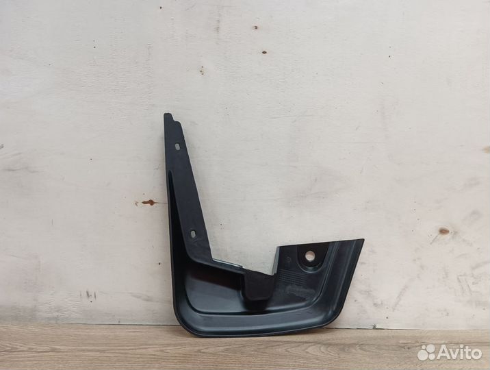 Брызговик передний Рено Логан