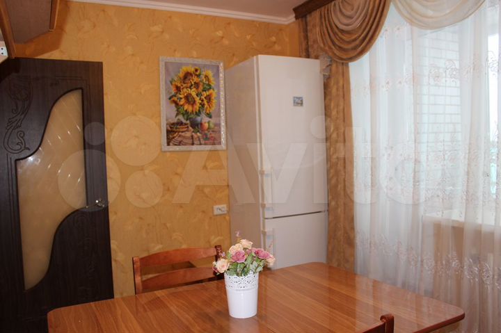 2-к. квартира, 52 м², 2/3 эт.