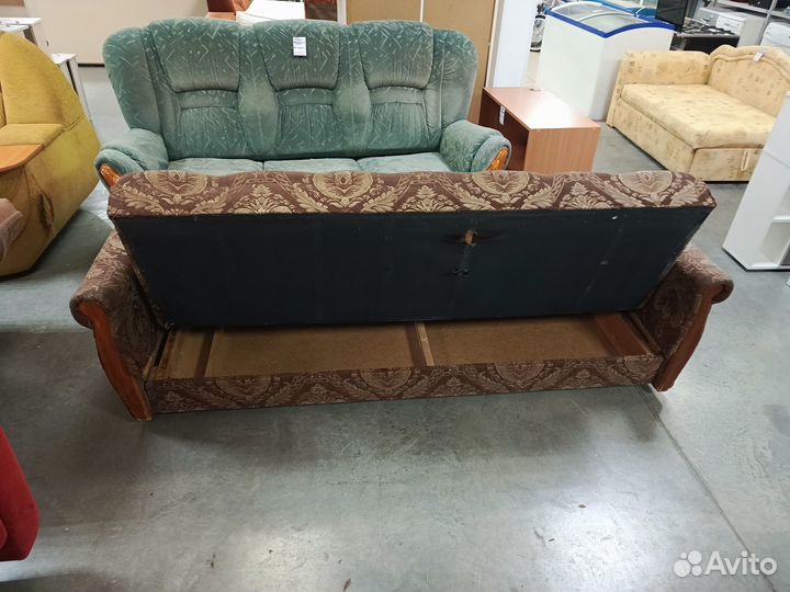 Диван-книга