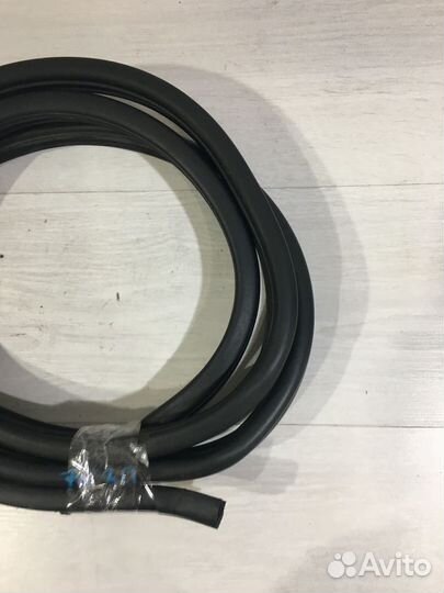 Уплотнитель двери задний правый KIA optima 3 TF 2