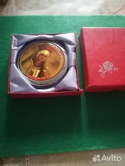 Зеркало косметическое