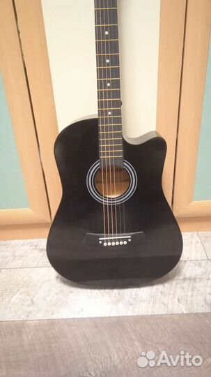 Акустическая гитара