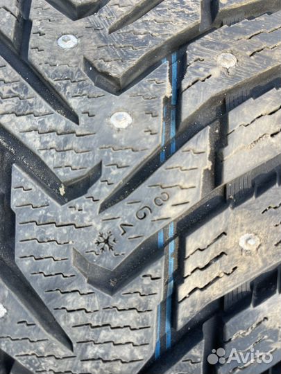 Nokian Tyres Hakkapeliitta 8 SUV 235/55 R20 102T