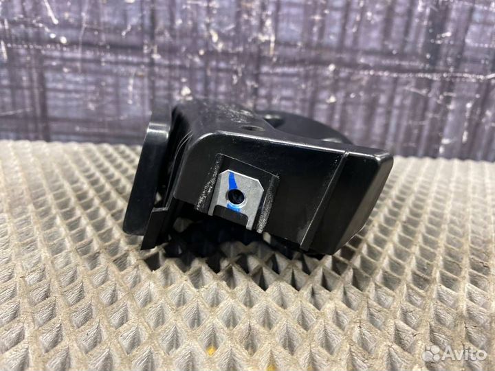 Крепление бампера заднее правое Bmw E90