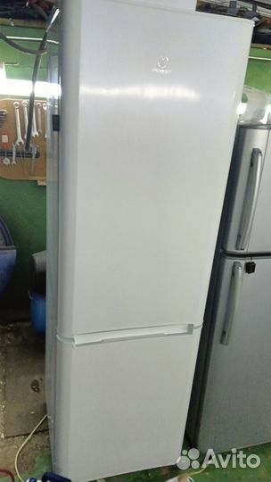 Холодильник Indesit