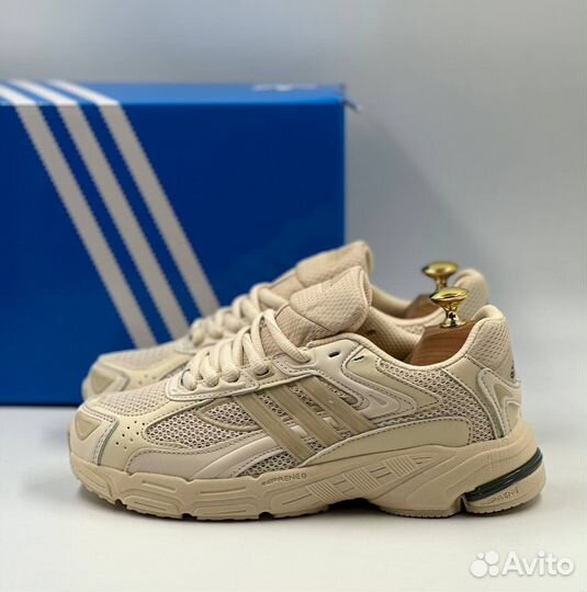 Кроссовки Adidas женские