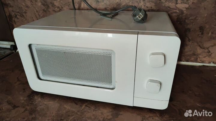 Стиральная машина, холодильник, микроволновка