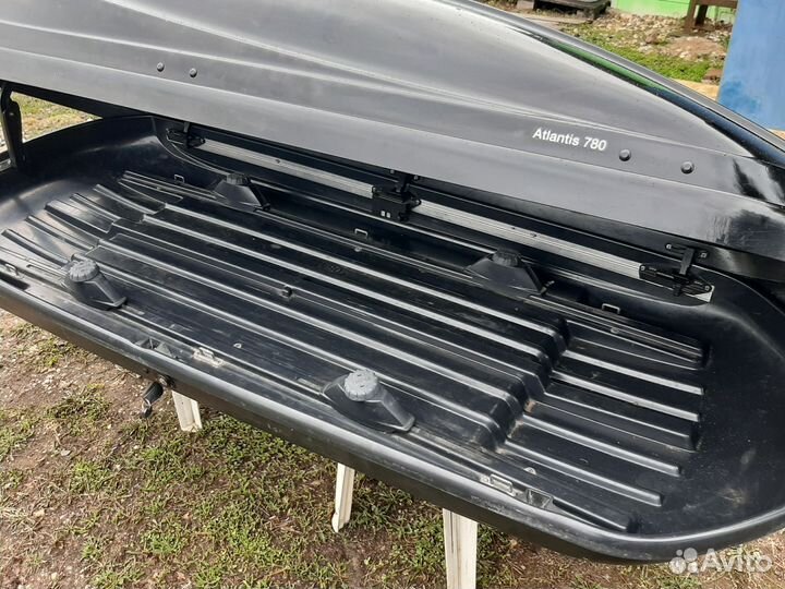 Автобокс на крышу thule