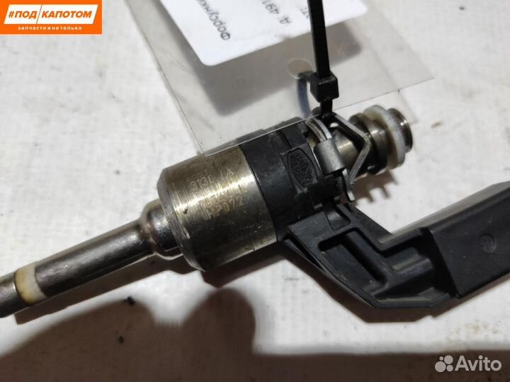 Форсунка топливная Volkswagen Golf 6 2011