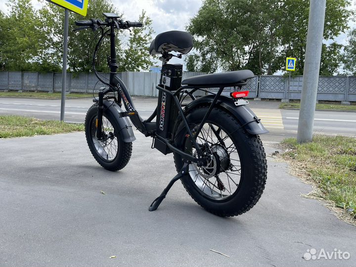 Складной электровелосипед с багажником
