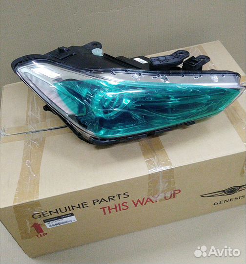 Фара правая Hyndai Genesis G70 92102G9130