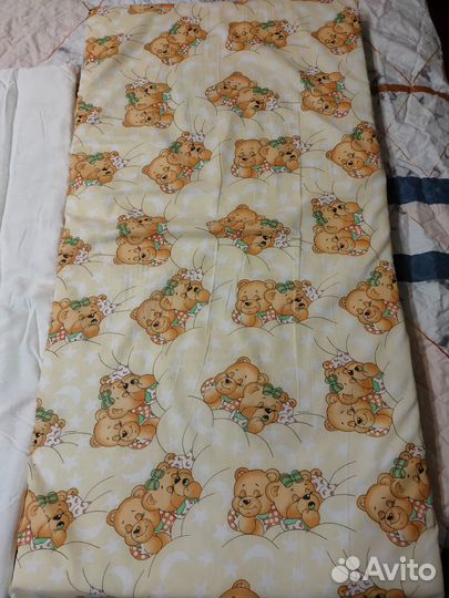 Детская кроватка с мягким комплектом