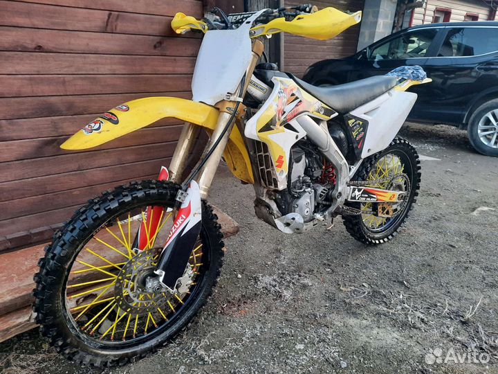 Suzuki rmz250