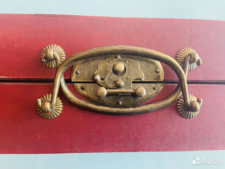 Шахматы ручной работы привезены из Китая