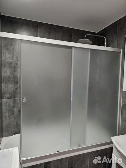 Стенка в ванную. Штора для ванны, перегородка