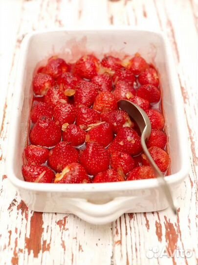 Томленая клубника с горгонзолой,перцем и ликером