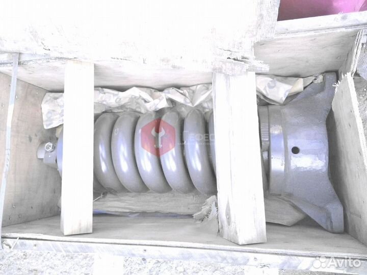 Натяжитель гусеницы Hyundai R220NLC-9 81N6-15010BG