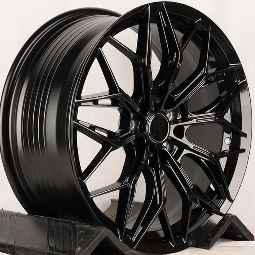 KoKo Kuture FF594 : 8x18 5*114,3 Et:38 Dia:73,1 Full Gloss Black