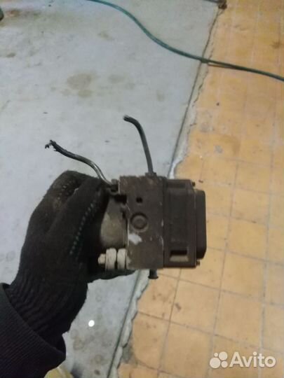 Блок ABS Nissan Primera p12