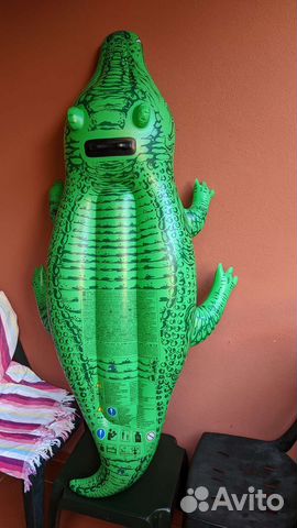 Надувной крокодил