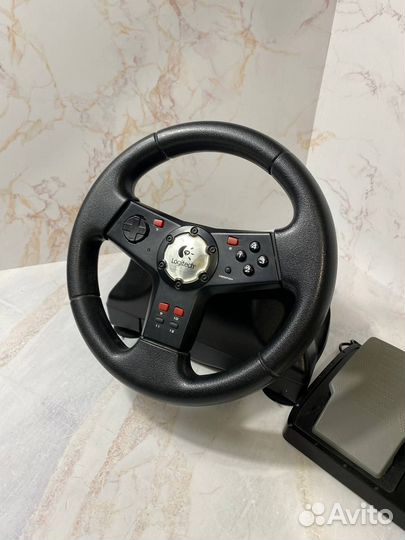 Руль с педалями Logitech (Св)