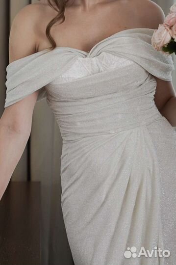 Свадебное платье со шлейфом Gabbiano