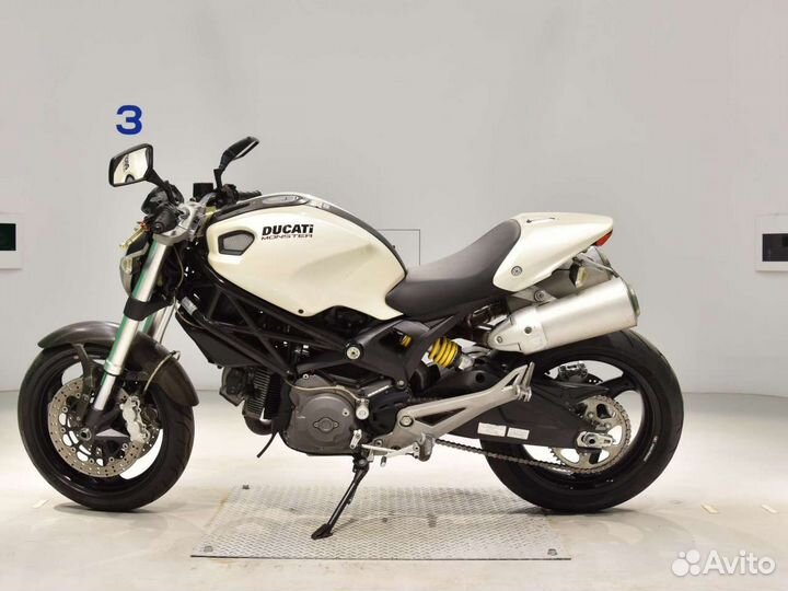 Ducati monster 696