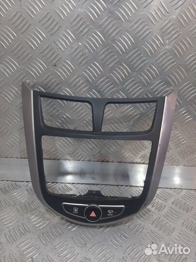 Накладка на торпедо Hyundai Solaris RB G4FC 2016