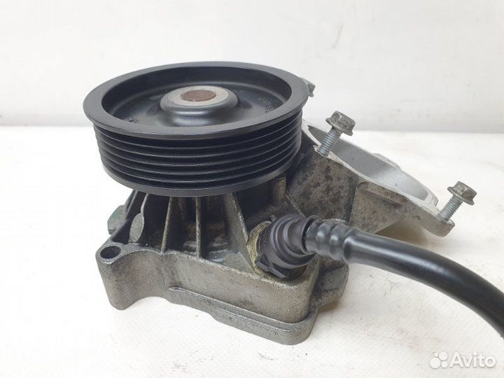 Помпа Bmw 3-Series E90 3.0D 2011