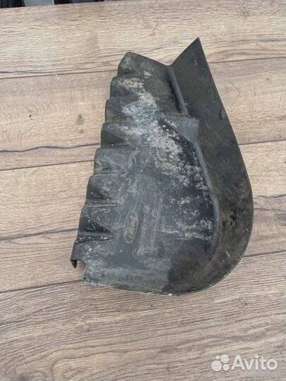 Пыльник двигателя Ford Focus 1 1