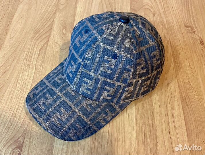 Бейсболка fendi