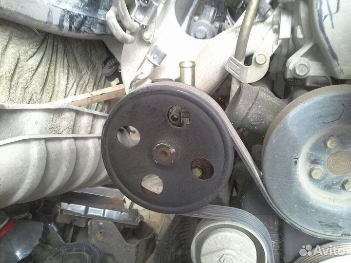 Мицубиси галант 2006г Насос гидроусилителя на двиг