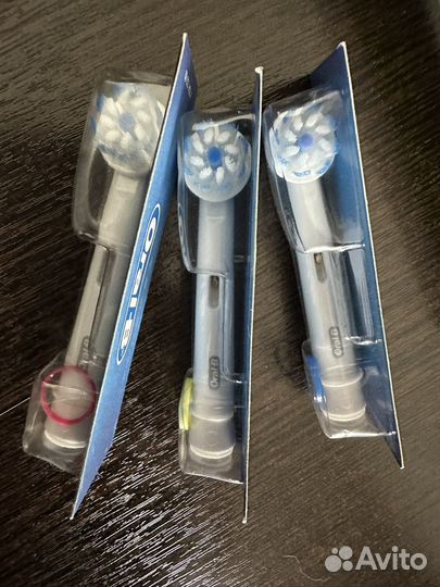 Электрическая зубная щетка Braun Oral-B Junior