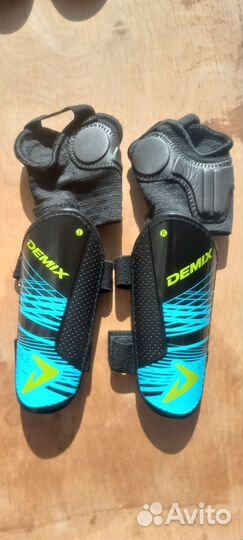 Щитки футбольные детские demix