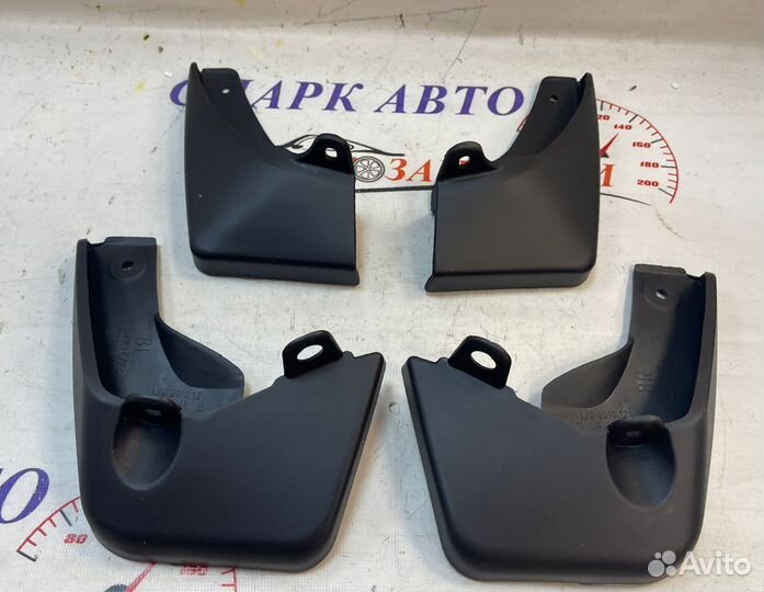 Брызговики Toyota Vitz/Yaris 130, Aqua черные комп