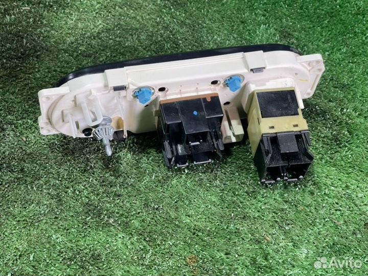 Блок управления отопителем Mazda Tribute